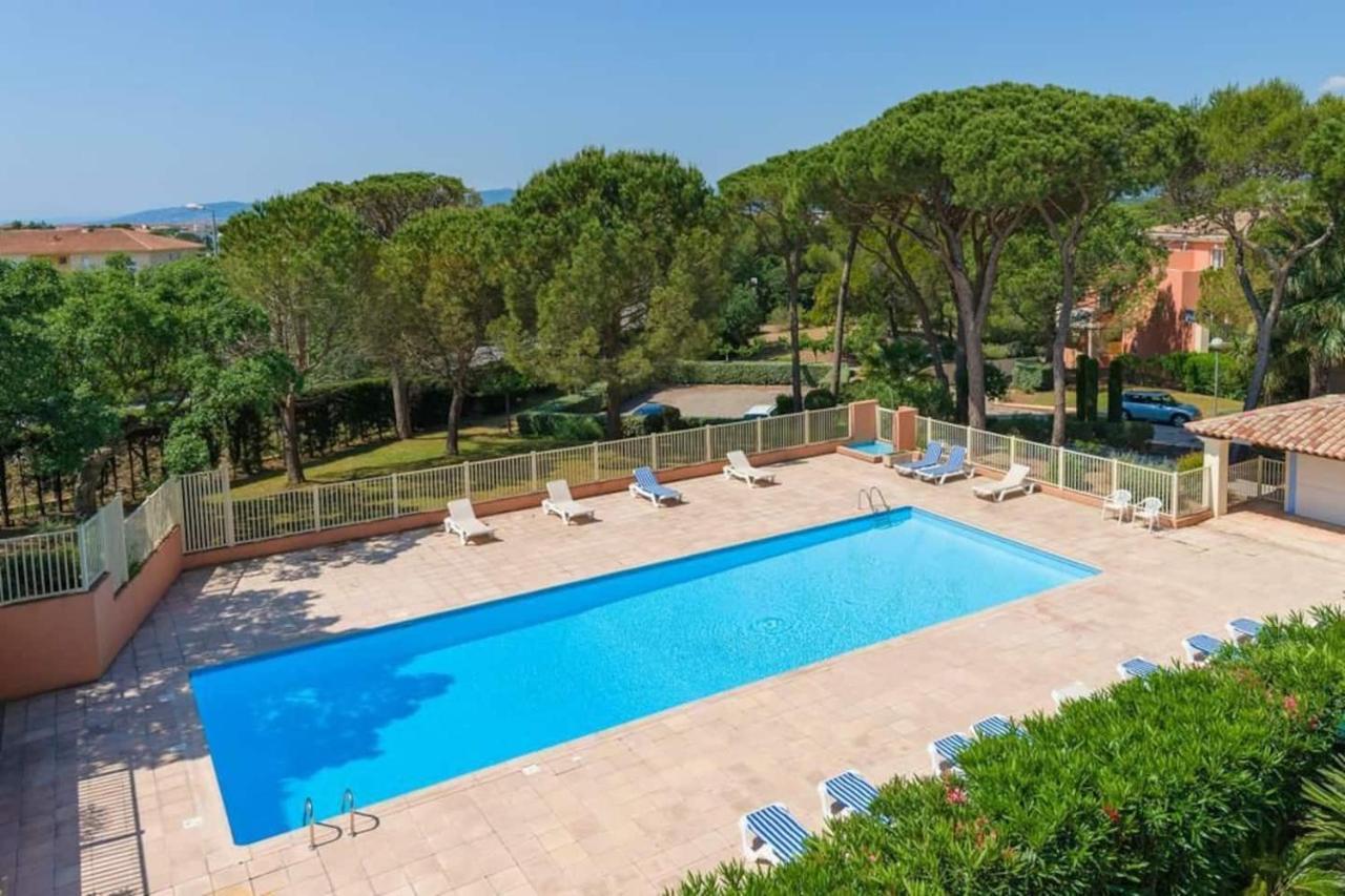 Oasis Des Grands Pins - Saint-Raphael - Residence Privee Avec Grande Piscine & Tennis Privee Bagian luar foto